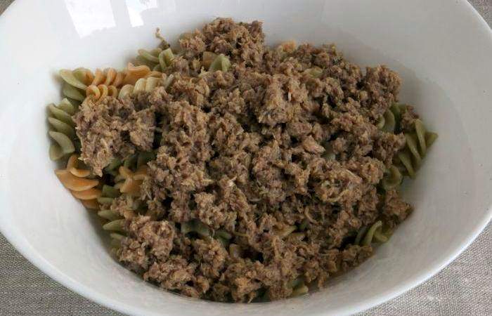 Рецепт Салат с тунцом и макаронами шаг-3