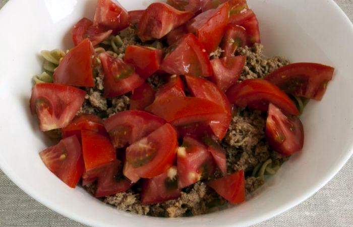 Рецепт Салат с тунцом и макаронами  шаг-4
