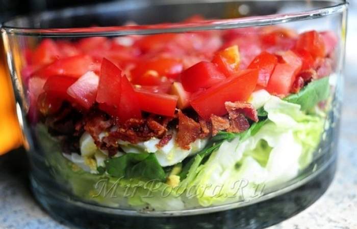 Рецепт Слоеный салат с беконом и овощами шаг-7