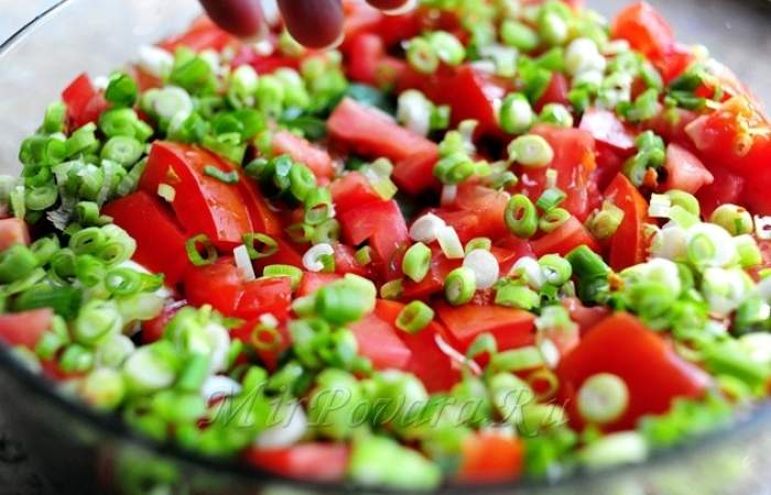 Рецепт Слоеный салат с беконом и овощами шаг-8