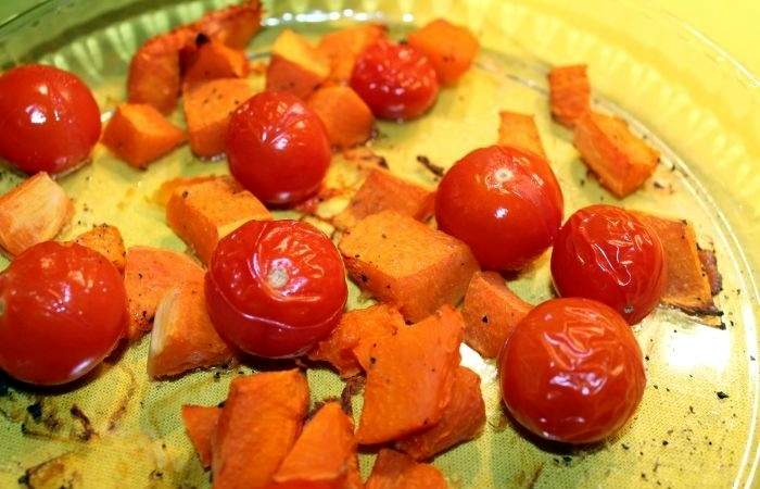 Рецепт Теплый салат с тыквой и рукколой шаг-3