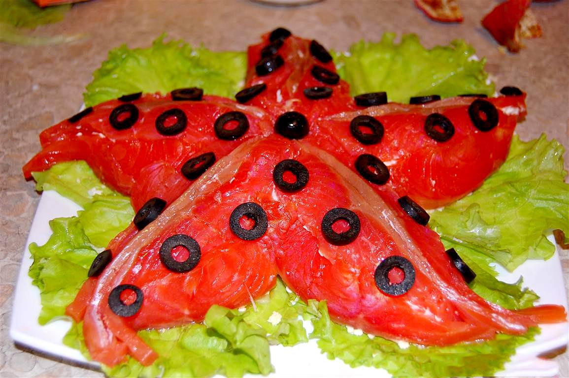 Салат «Креветки под шубой» с красной икрой