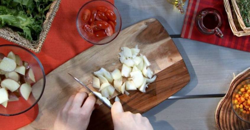 Рецепт Картофельный салат с облепиховой заправкой  шаг-2