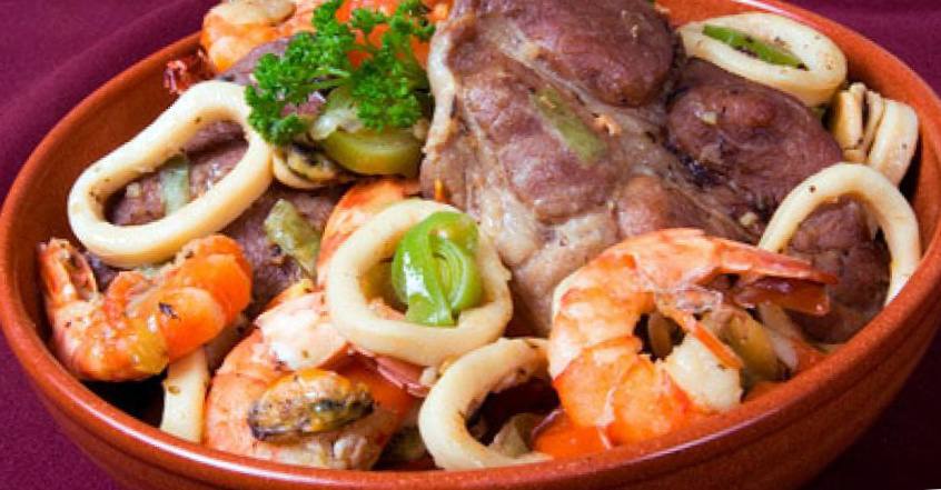 Рецепт Катаплана со свининой и морепродуктами шаг-1