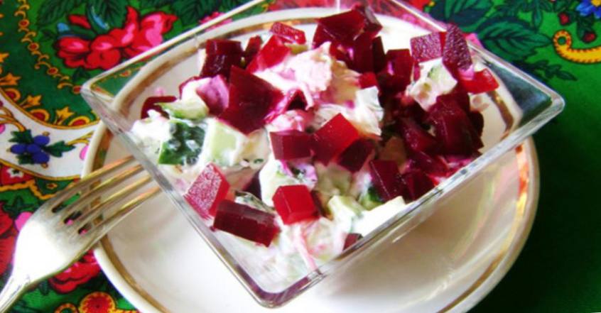 Рецепт Огуречный салат со свёклой и сыром  шаг-4