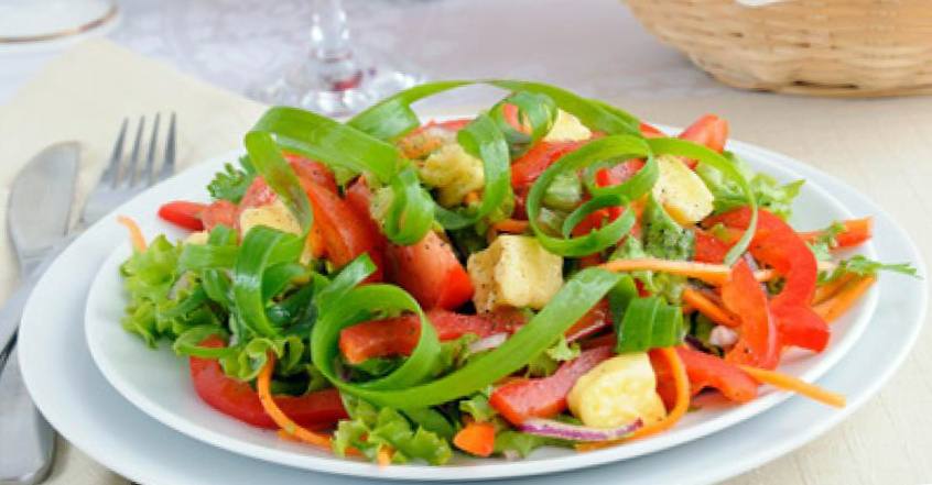 Рецепт Овощной салат с жареным сыром шаг-1
