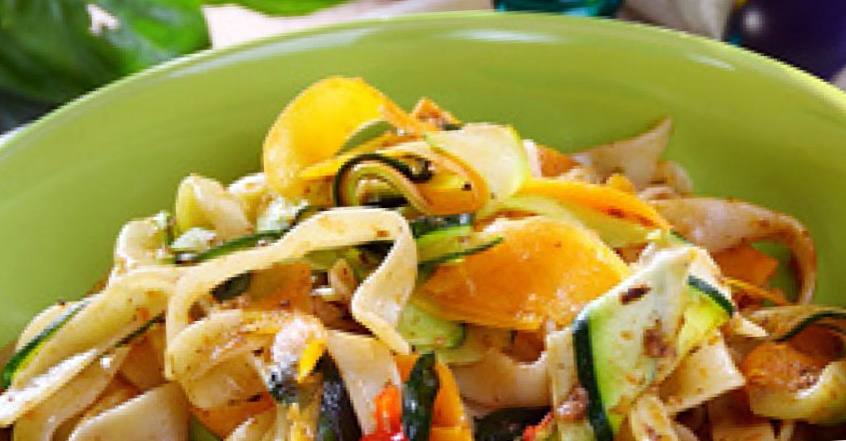 Рецепт Паста с овощами и шпинатом шаг-1