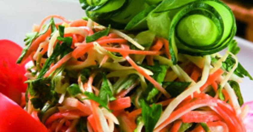 Рецепт Салат из овощей со сметаной  шаг-2