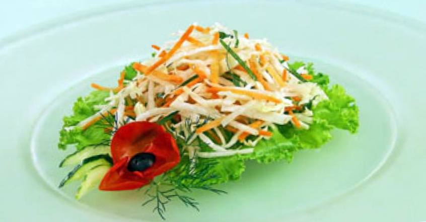 Рецепт Салат овощной с сельдереем шаг-1