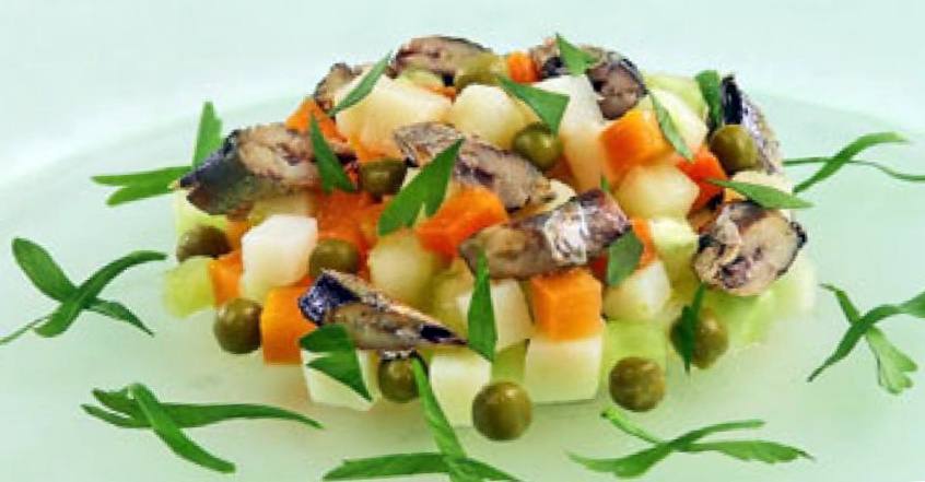 Рецепт Салат овощной со шпротами шаг-1