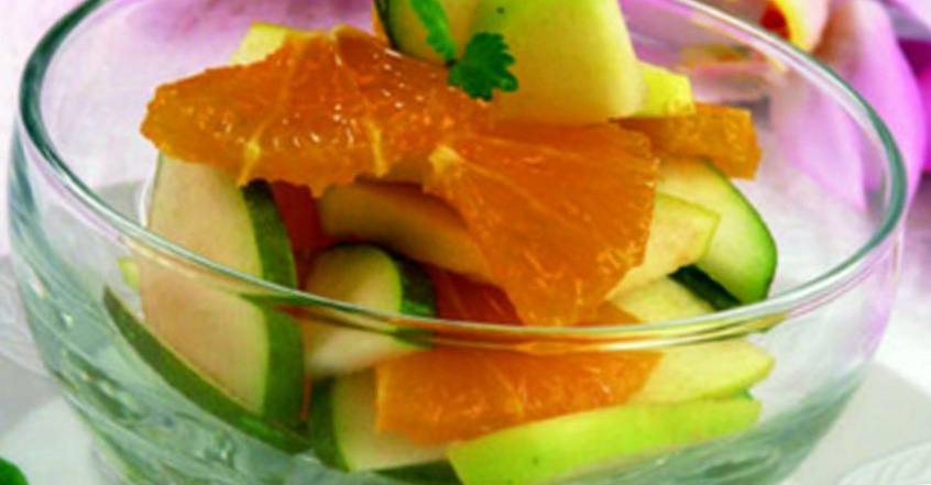 Рецепт Салат с яблоками и апельсинами шаг-1