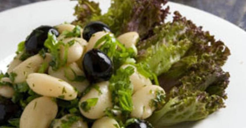 Рецепт Теплый салат из белой фасоли шаг-1