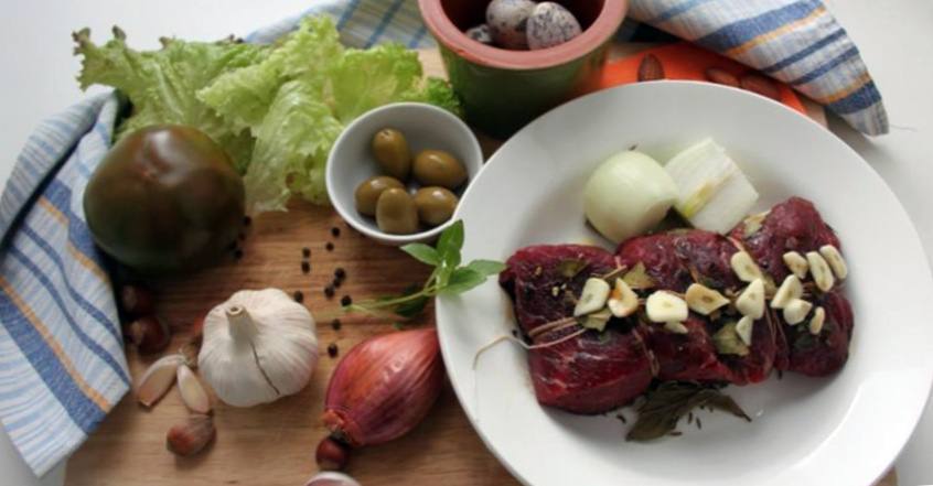 Рецепт Тёплый охотничий салат из маринованной говядины с соусом терияки шаг-1