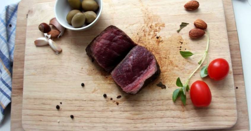 Рецепт Тёплый охотничий салат из маринованной говядины с соусом терияки  шаг-4