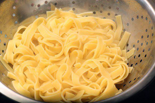 Рецепт Итальянский салат с сыром и макаронами  шаг-4