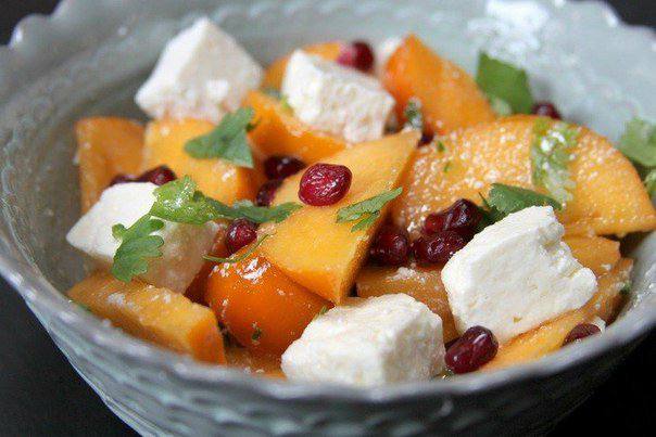 Рецепт Салат с хурмой и козьим сыром Готовим Салаты Салат с хурмой и козьим сыром