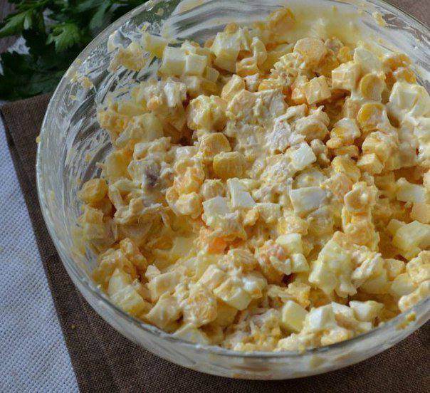 Рецепт Салат с курицей, кукурузой и сыром  шаг-4
