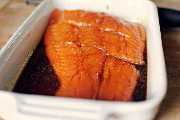 Рецепт Салат с лососем и апельсиновым соусом  шаг-4