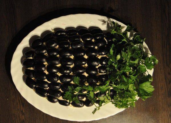 Рецепт Салат с виноградом и копченой курицей Готовим Салаты Салат с виноградом и копченой курицей