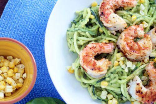 Рецепт Лапша из цуккини с креветками и кукурузой Готовим Салаты Лапша из цуккини с креветками и кукурузой