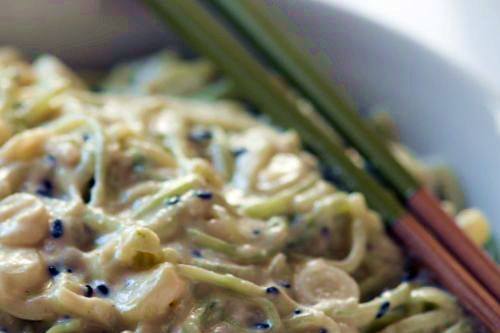Рецепт Огуречная лапша с кокосом, лаймом и тмином Готовим Салаты Огуречная лапша с кокосом, лаймом и тмином