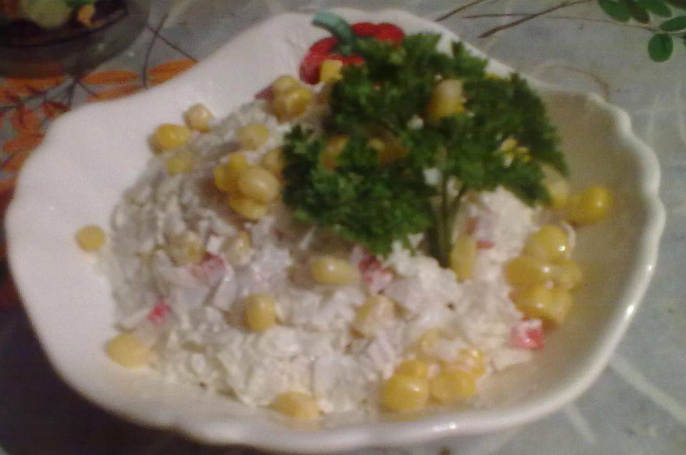Рецепт Крабовый салат с кукурузой и пекинской капустой Готовим Салаты Крабовый салат с кукурузой и пекинской капустой