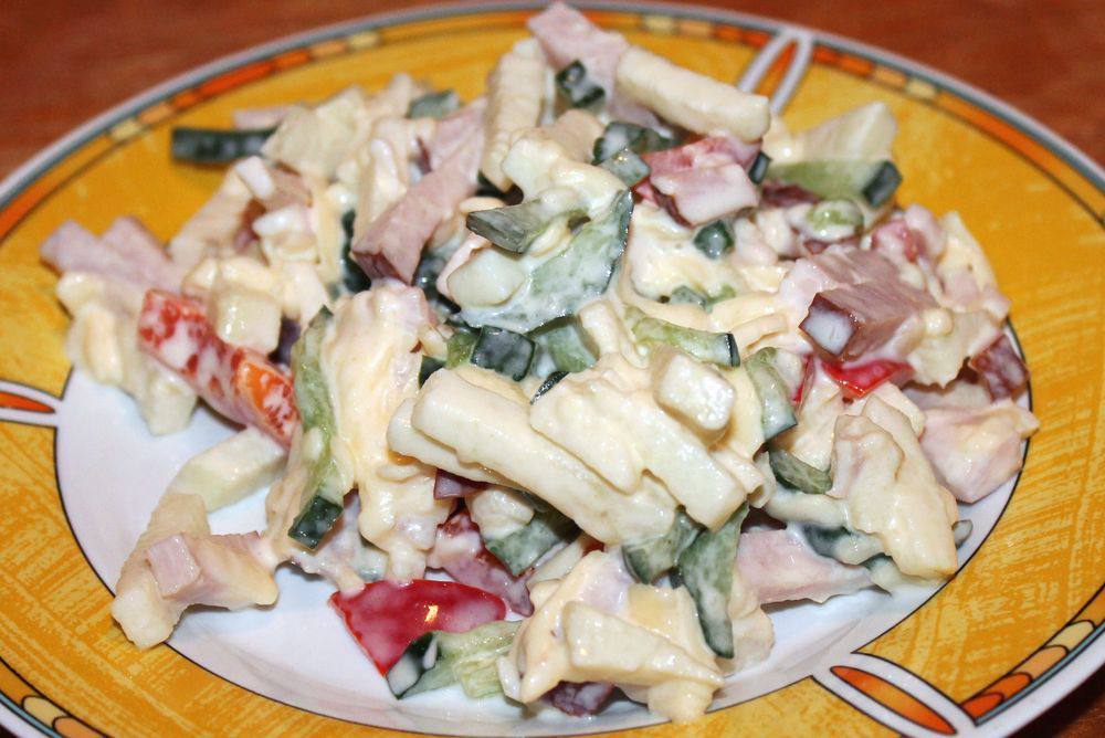 Рецепт Салат с сыром, яблоком и ветчиной Готовим Салаты Салат с сыром, яблоком и ветчиной
