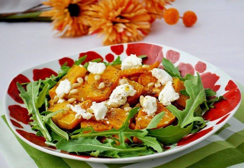 Рецепт Теплый салат с тыквой, рукколой и кедровыми орешками Готовим Салаты Теплый салат с тыквой, рукколой и кедровыми орешками