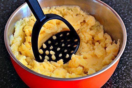 Рецепт Густой сырный картофельный суп-пюре шаг-1