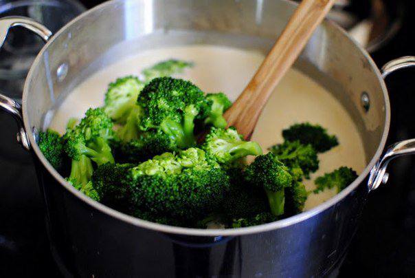 Рецепт Суп-пюре из брокколи с сыром шаг-7