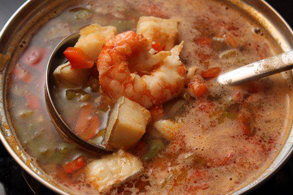 Рецепт Суп из белой рыбы с креветками шаг-7