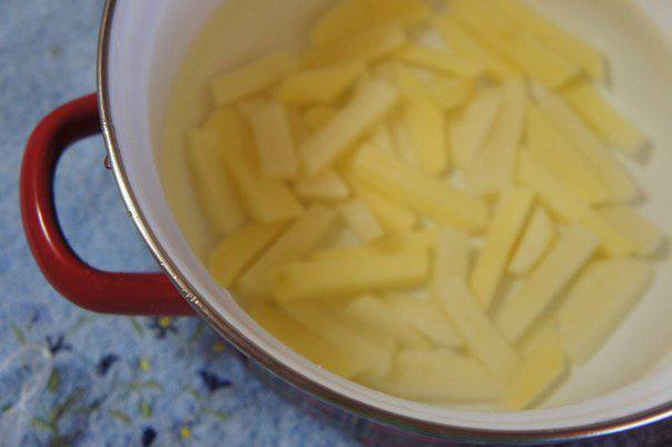 Рецепт Суп из сушеных грибов шаг-1