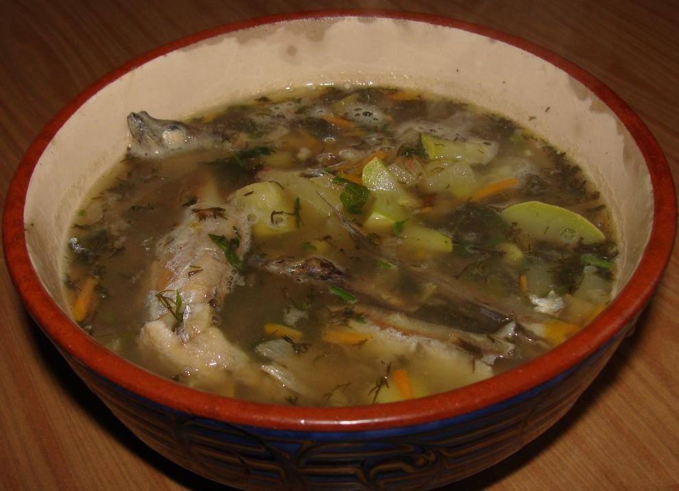 Суп с мойвой. Рыбный суп из мойвы. Похлебка из икры. Рыбный суп с икрой. Суп из мойвы.