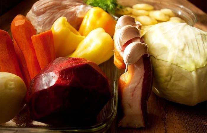 Рецепт Борщ со свининой и овощами шаг-1