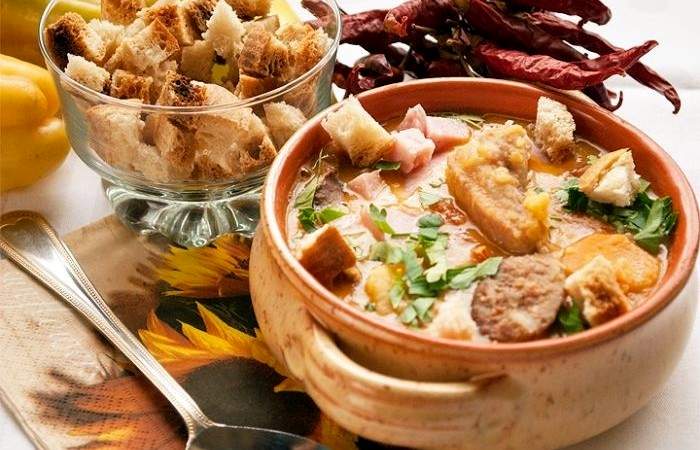 Гороховый суп с домашней колбасой - пошаговый рецепт с фото
