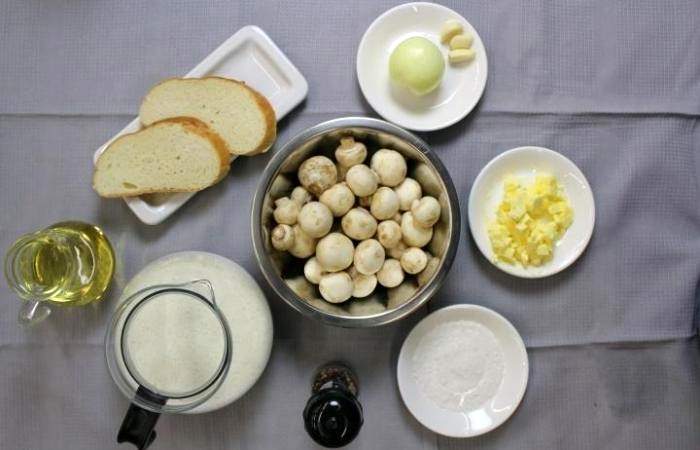 Рецепт Грибной крем-суп с шампиньонами шаг-1