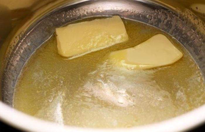 Рецепт Луковый суп в горшочках  шаг-2