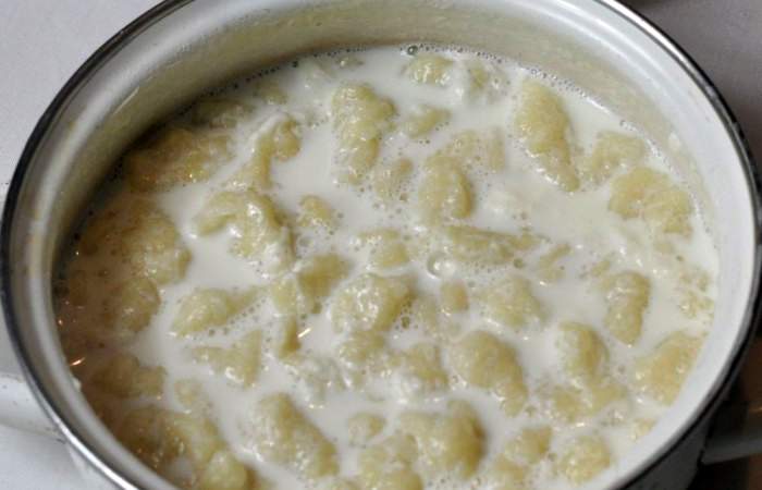 Рецепт Молочный суп с клецками шаг-3