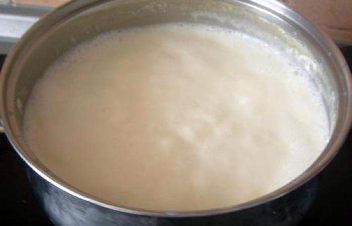 Рецепт Сырный суп с креветками шаг-1