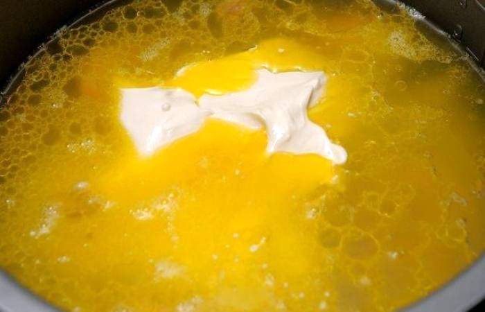 Рецепт Сырный суп с креветками и шампиньонами в мультиварке шаг-6