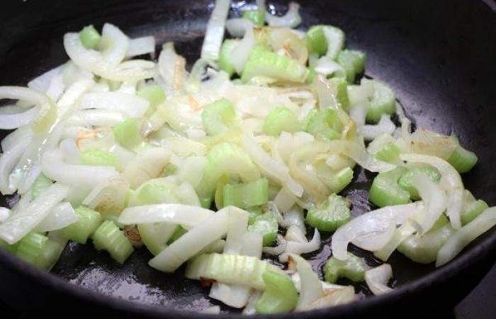 Рецепт Суп-пюре из зеленого горошка шаг-1