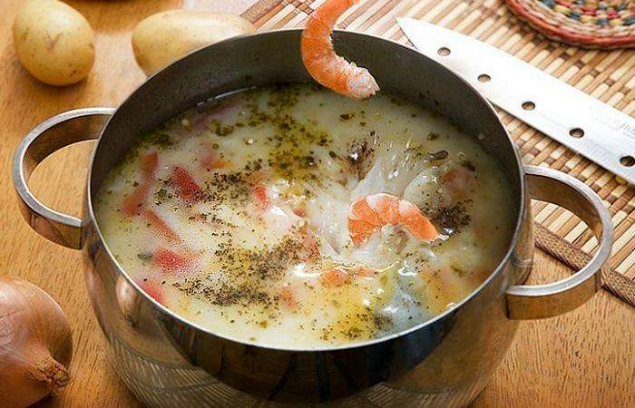 Рецепт Суп из овощей с креветками и плавленым сыром шаг-6