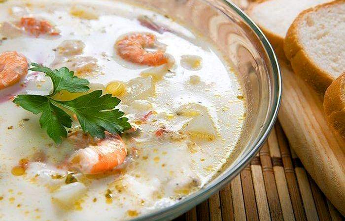 Рецепт Суп из овощей с креветками и плавленым сыром шаг-7
