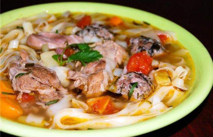 Рецепт Суп из телячьего хвоста с фрикадельками и лапшой шаг-15