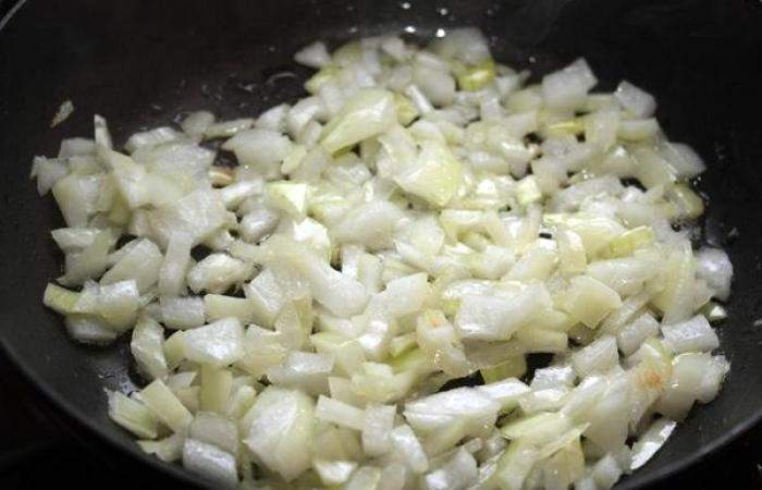 Рецепт Томатный рыбный суп с креветками шаг-3