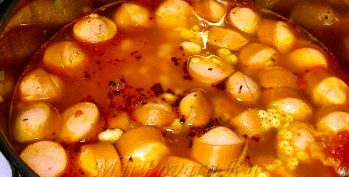 Рецепт Томатный суп с сосисками шаг-8