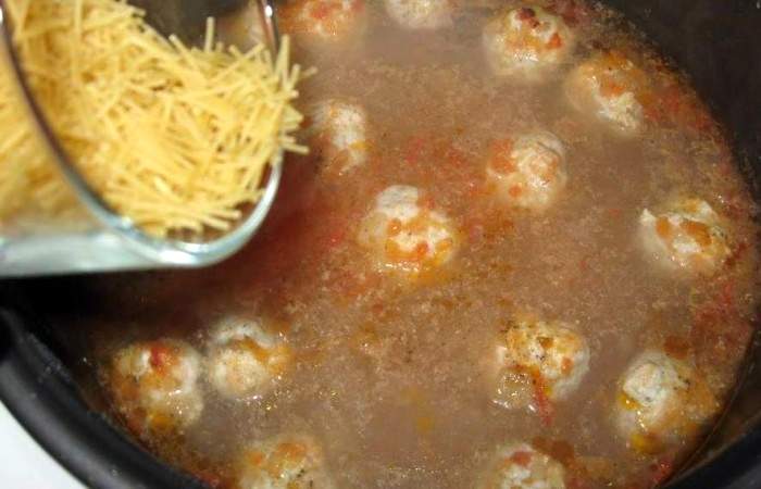 Рецепт Вермишелевый суп с фрикадельками шаг-10