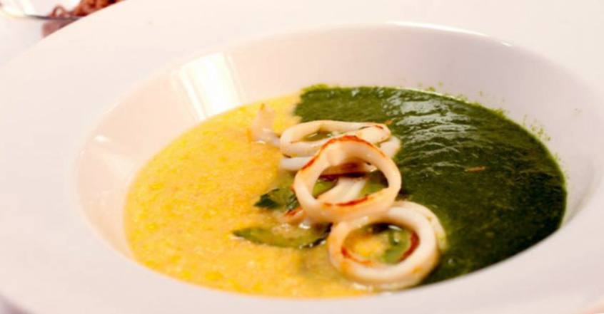 Рецепт Двойной суп из кукурузы и шпината с гречневой лапшой шаг-5