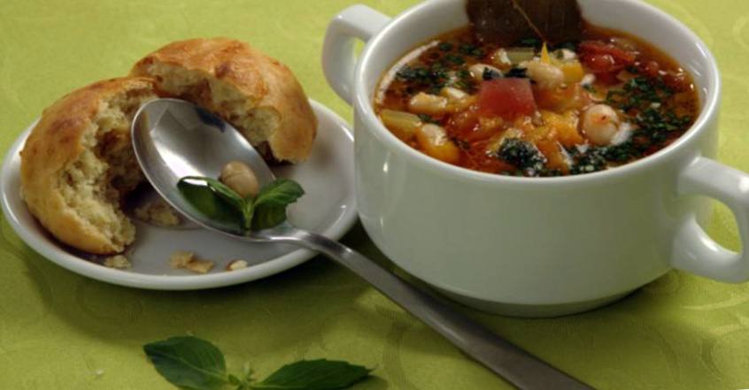 Рецепт Фасолевый суп по-гречески шаг-1