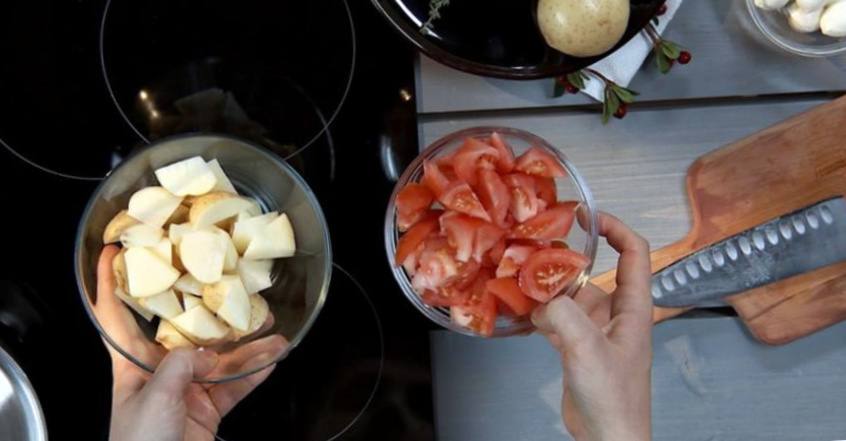 Рецепт Итальянский суп с картофелем и томатами шаг-1